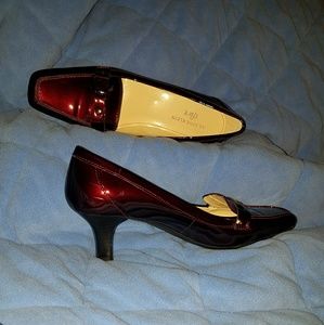 Sz M 8 AK Anne Klein idle shoes matches XOXO Purse